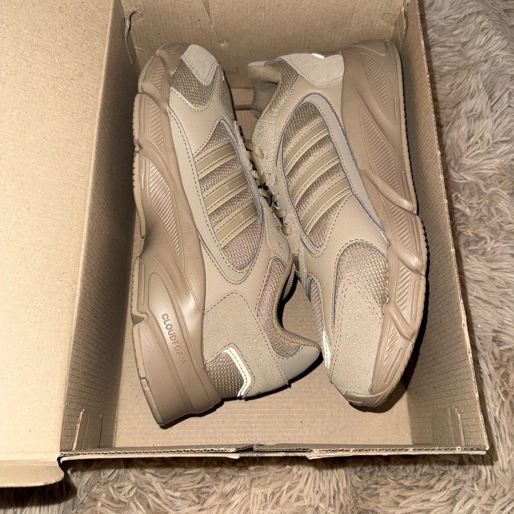 Men's Neutral-Tone Athletic Sneakers - Cloudfoam Comfort Men’s 9/Women’s 10.5